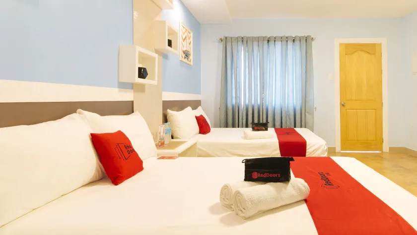 RedDoorz Plus near Lapasan Plaza Cagayan de Oro - Image 1