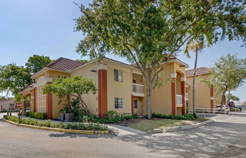 Extended Stay America Suites - Miami - Airport - Doral - Image 1