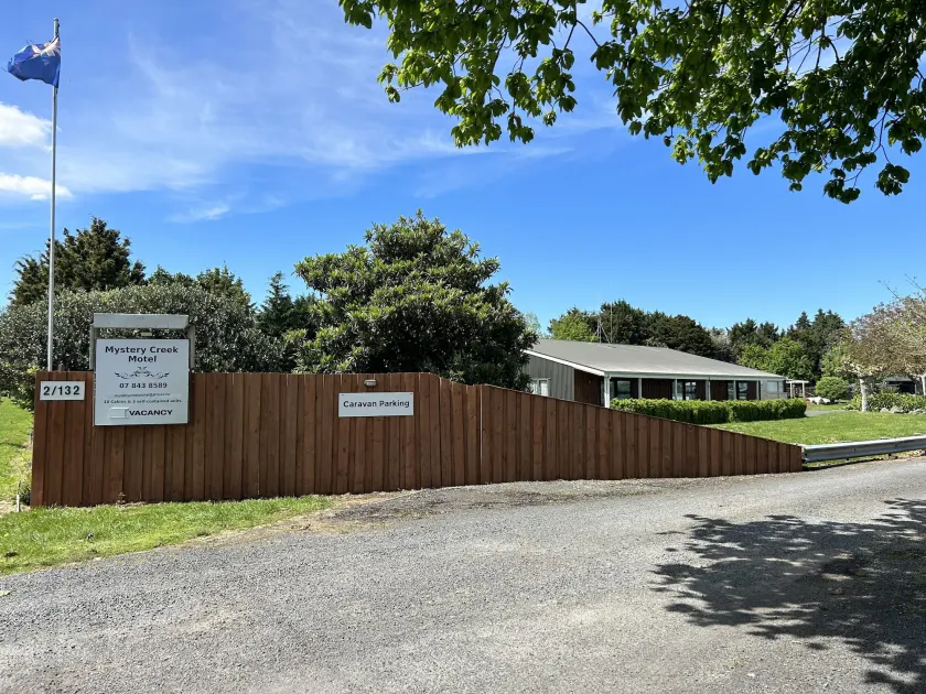 Mystery Creek Motel - Image 1