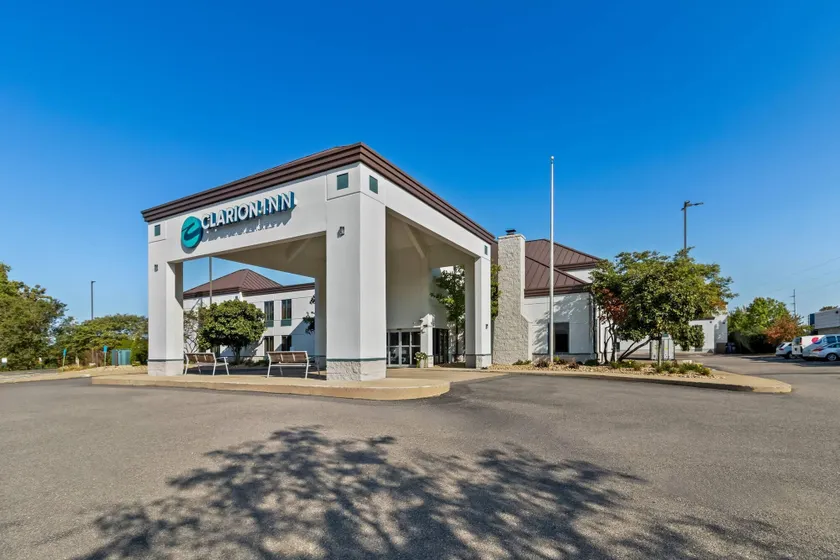 Clarion Inn Cranberry Township - Image 1