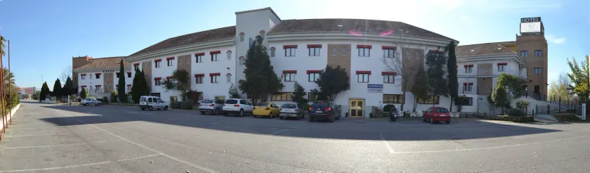 Hotel Reyes Ziries - Image 1