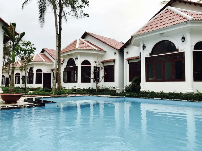 Wings Bungalow - Image 1