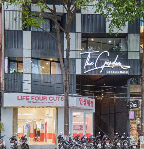 The Garden Capsule Hotel - Image 1
