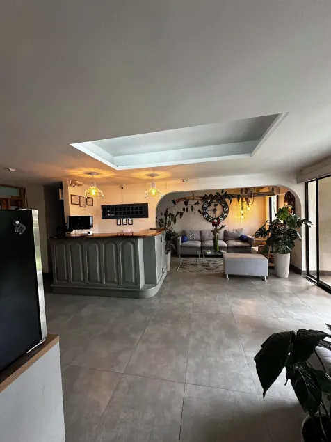 Berlor Airport Inn - Image 1