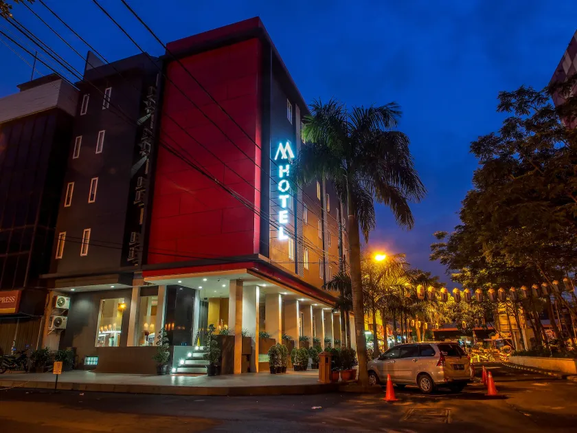 M Hotel Jakarta - Image 1