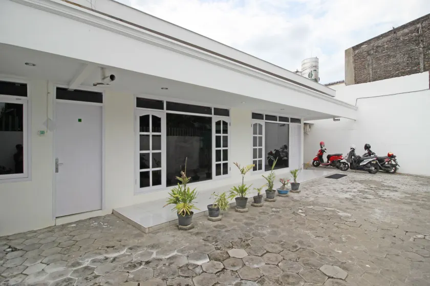 RedDoorz near Terminal Tirtonadi - Image 1