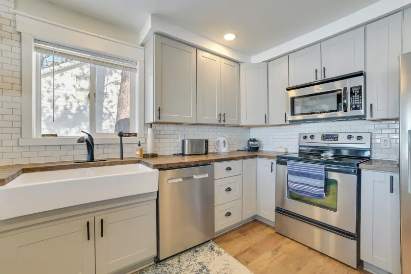 Cozy Waterfront Hale Cottage on Long Lake! - Innvendig