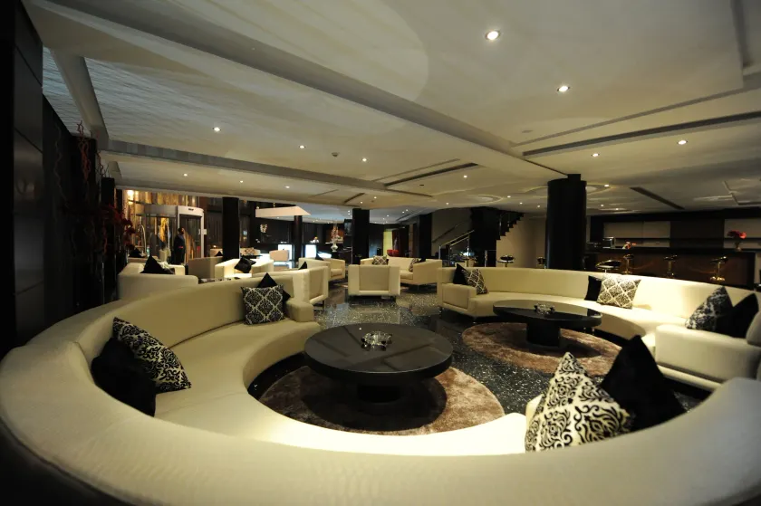 Rive Hotel - Image 1