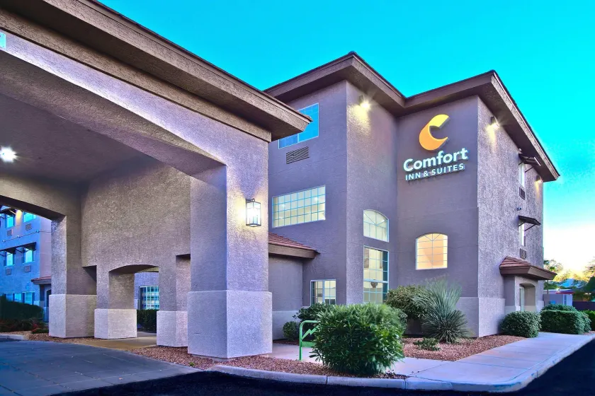 Comfort Inn & Suites Sierra Vista near Ft Huachuca - Image 1