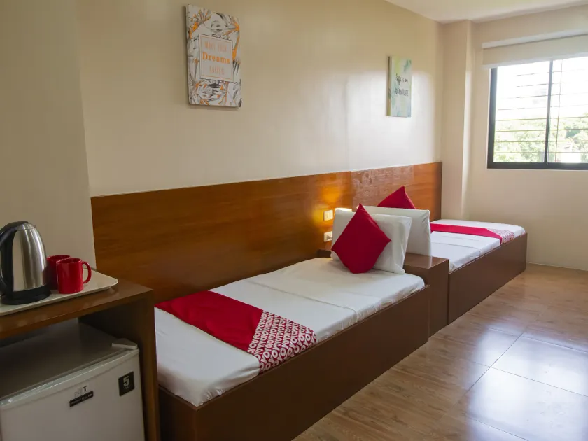 Super OYO 832 The Teepee Place Hostel & Residence Inn - Room