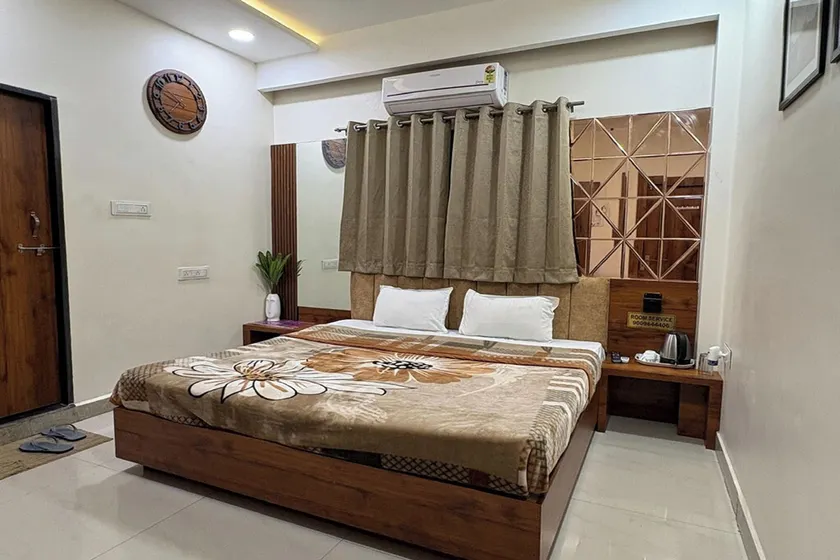 Hotel Anantshree Inn Shree Mahakaleshwar Temple Ujjain - Image 1
