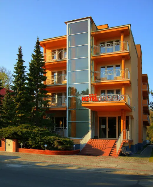 Hotel Polaris III - Image 1