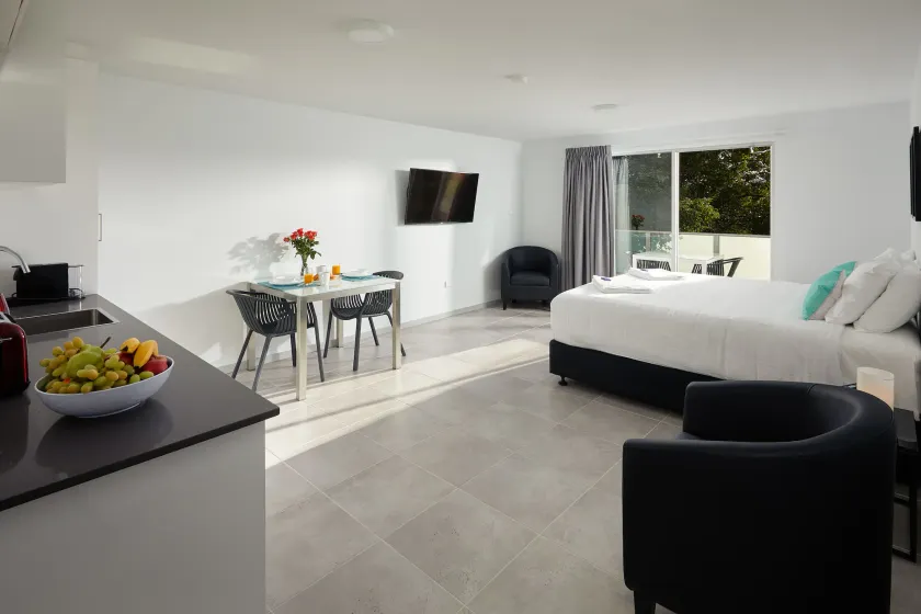 East Maitland Executive Apartments - Image 1