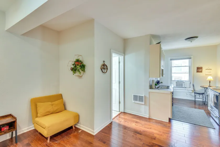 2 Mi to Warren Dunes - Bright Sawyer Apartment! - Interior