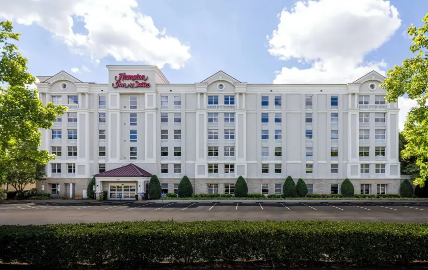Hampton Inn & Suites Raleigh Cary Lenovo Center - Image 1