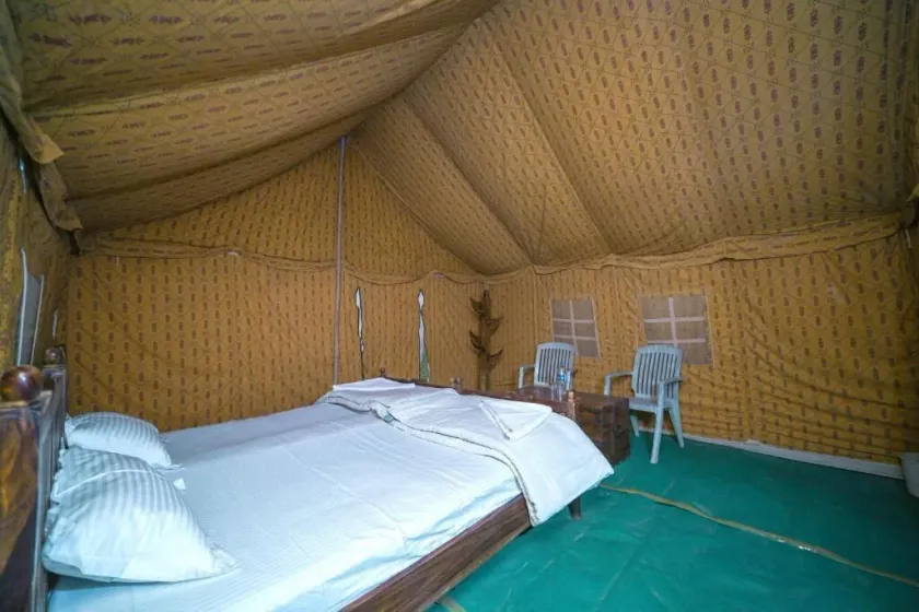 The Captain Desert Camp - Camera