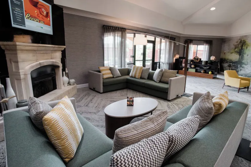 Courtyard by Marriott Hickory - Image 1