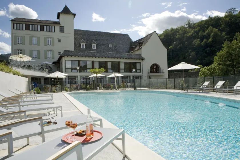 Logis Hôtel restaurant La Rivière - Image 1