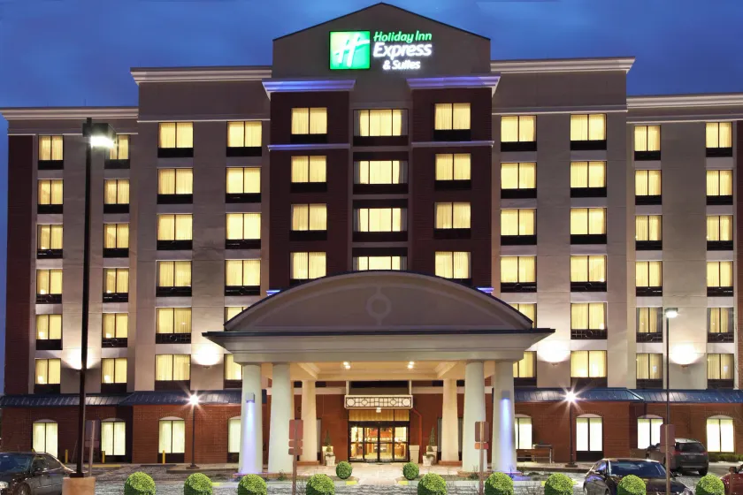 Holiday Inn Express Hotel & Suites Ohio State University- OSU Medical Center by IHG - Image 1