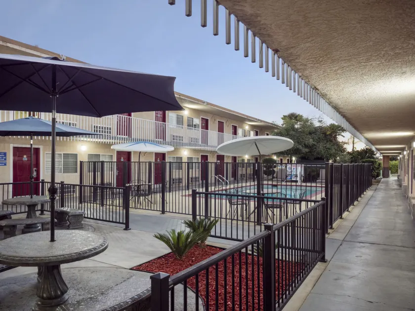 Dream Inn - Image 1
