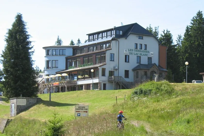 Les Terrasses du Lac Blanc - Studios & Appartements - Image 1