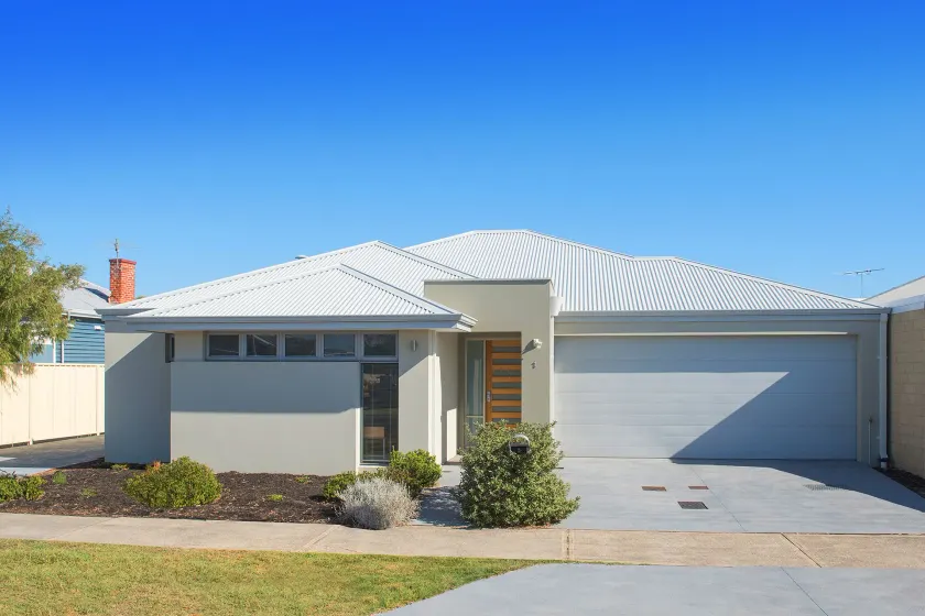 Gale House - Image 1