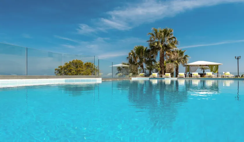 Erietta Aparthotel - Image 1