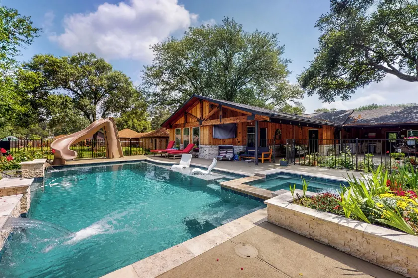 Pool, Hot Tub & Pool Table! Grand Home in Tomball - Image 1