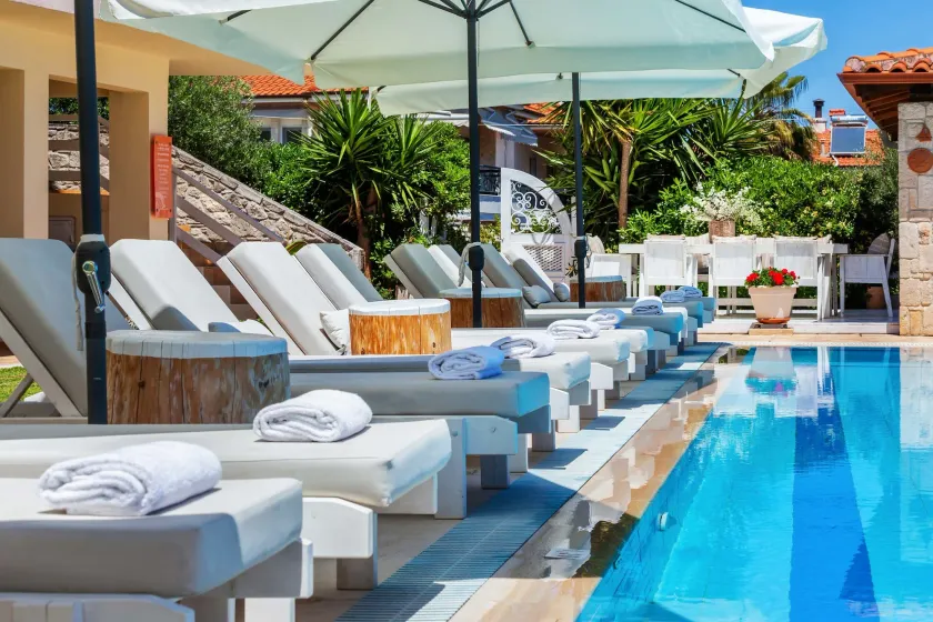 Hesperides Hotel - Image 1