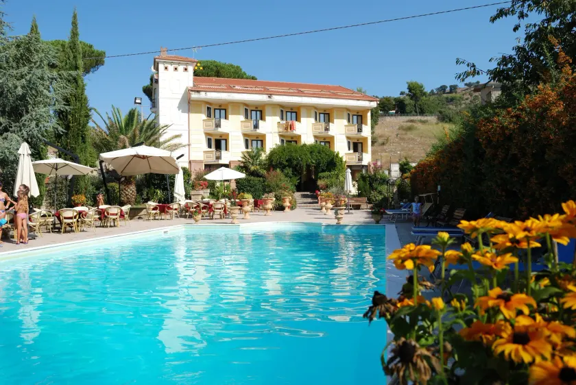 Hotel Caserta Antica - Image 1