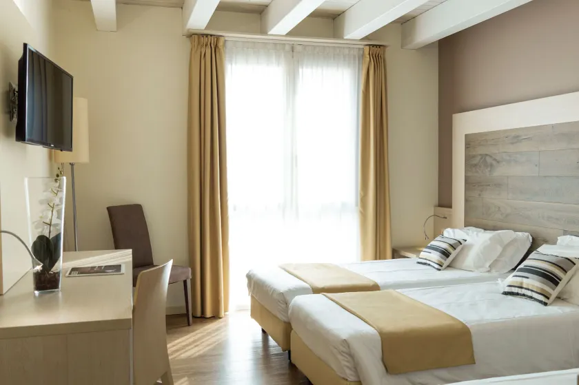 Hotel Alexander - Image 1
