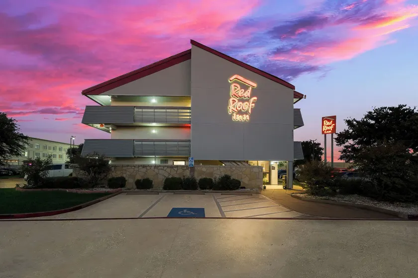 Red Roof Inn Dallas - DFW Airport North - Image 1