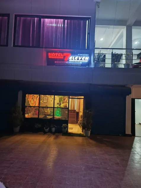 Hotel 7 Eleven - Image 1