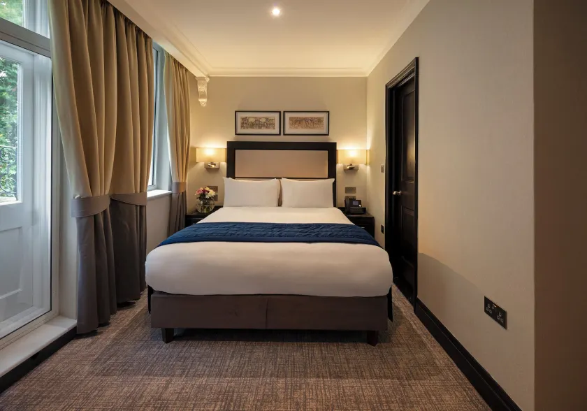 Wellington Hotel by Blue Orchid - Image 1