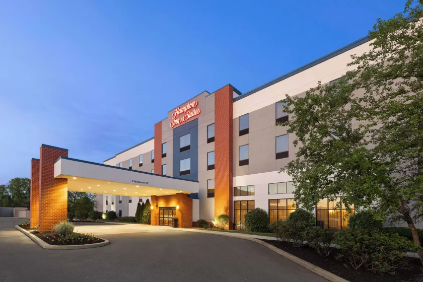 Hampton Inn & Suites Harrisburg/North - Image 1