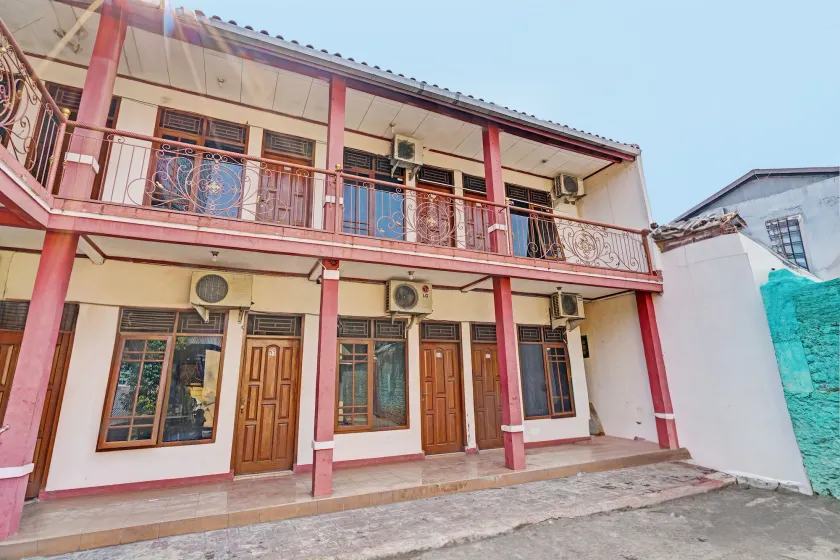 Hotel O Fj Guest House - Image 1