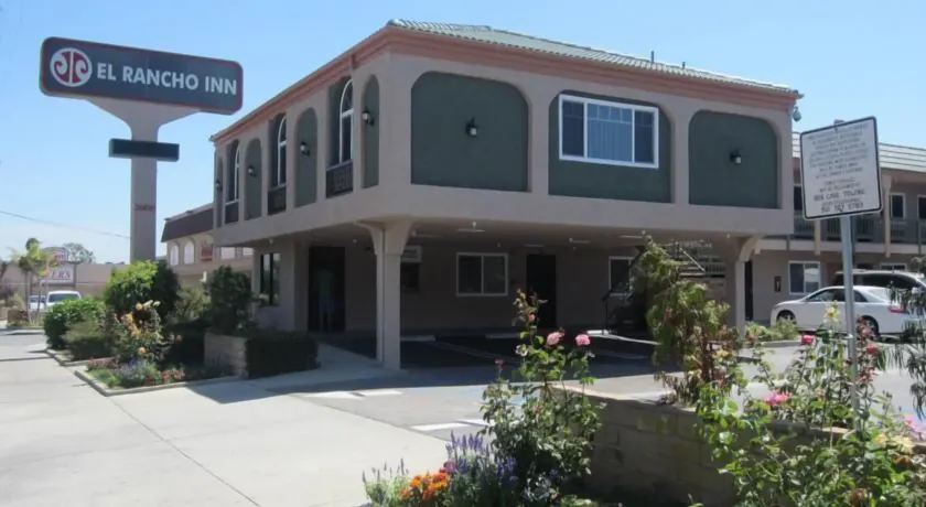 El Rancho Inn - Image 1