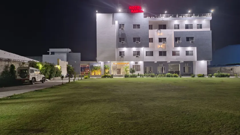 Kanha Hotel & Resort - Image 1