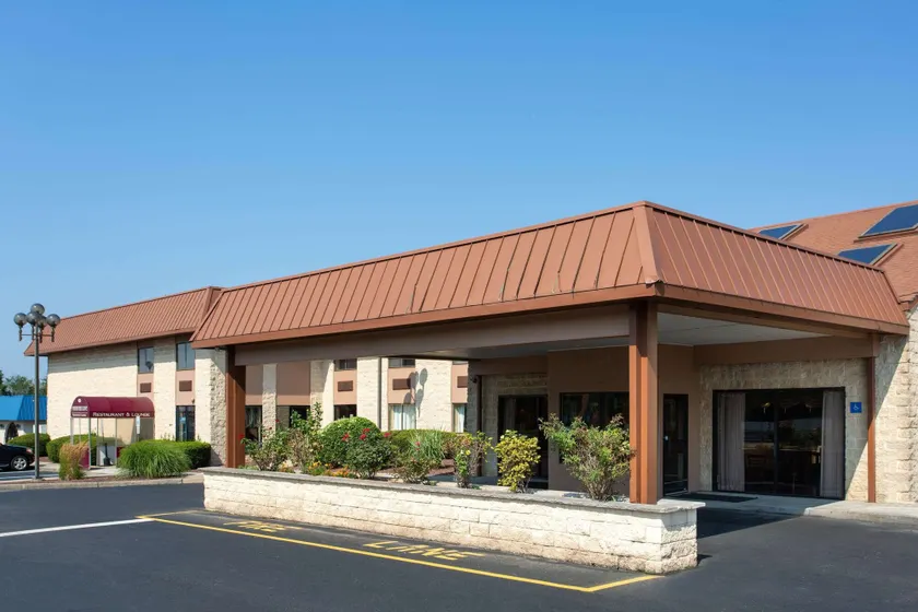 Days Inn by Wyndham Hillsborough - Image 1