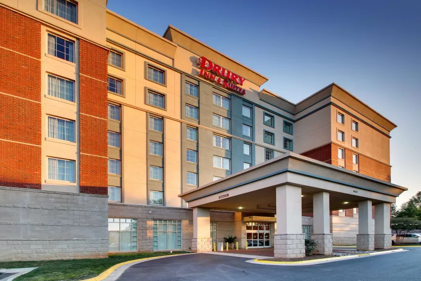 Drury Inn & Suites Charlotte Northlake - Image 1