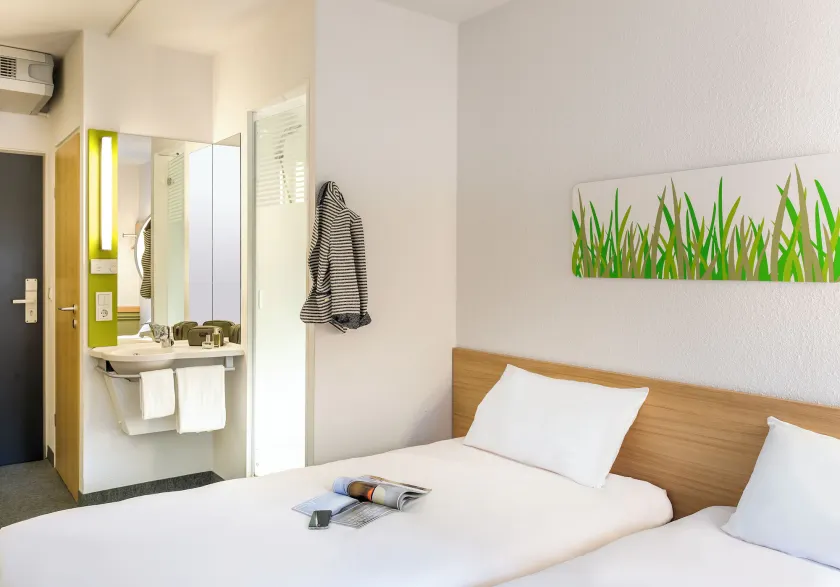 ibis budget Manchester Salford Quays - Image 1