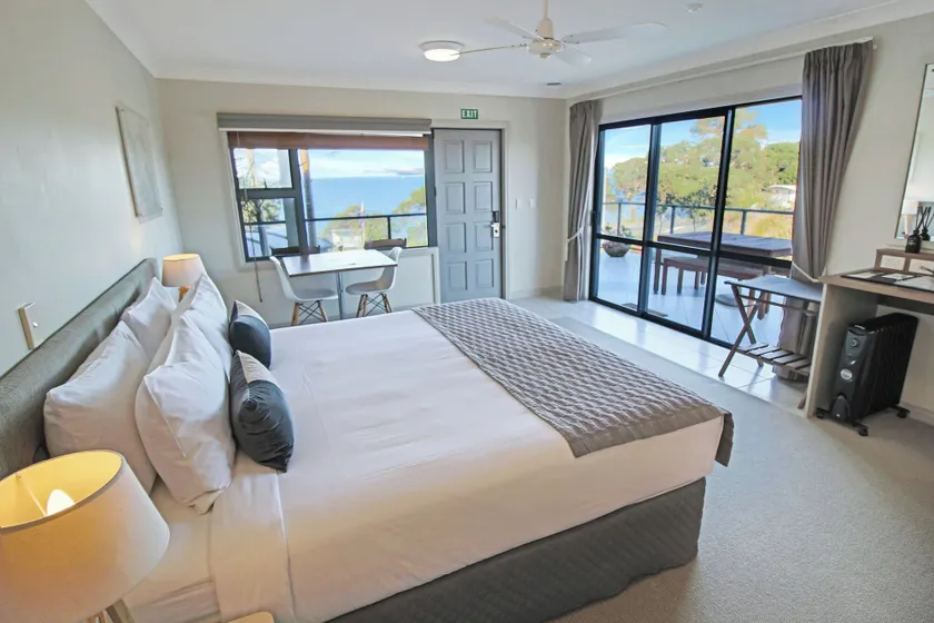 Whangaparaoa Lodge - Image 1