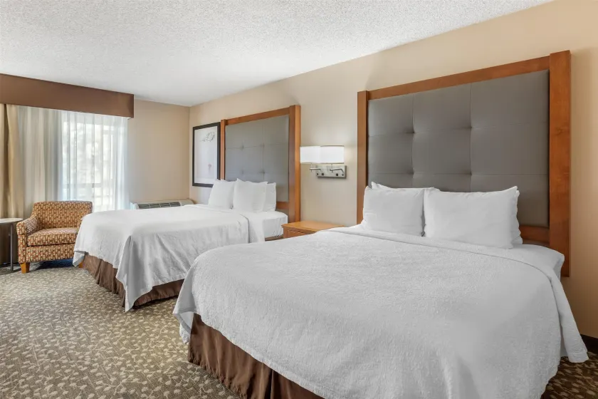 Best Western Plus Oak Harbor Hotel & Conference Center - Image 1