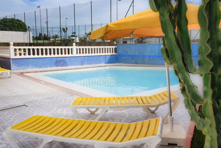 Apartamentos Las Arenas - Image 1