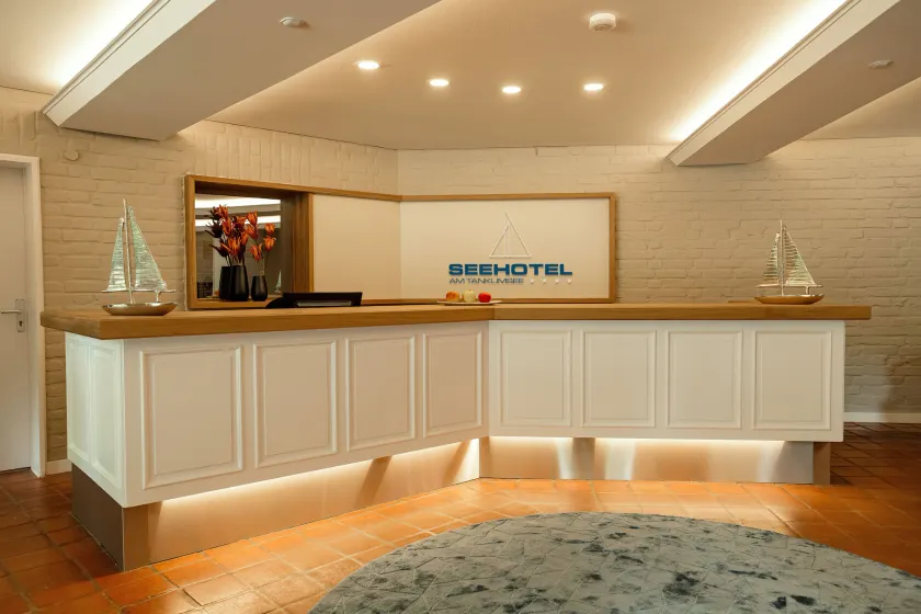 Seehotel am Tankumsee - Image 1