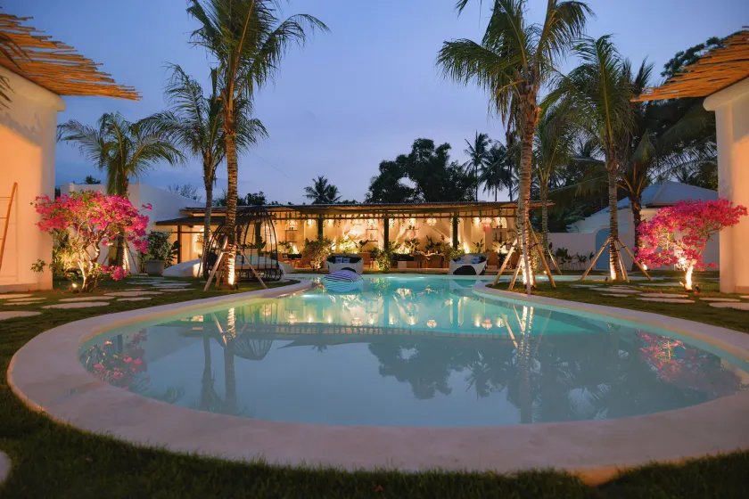 The Koho Air Hotel - Image 1