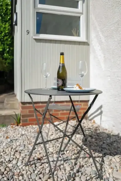 Vine Cottage - Image 1