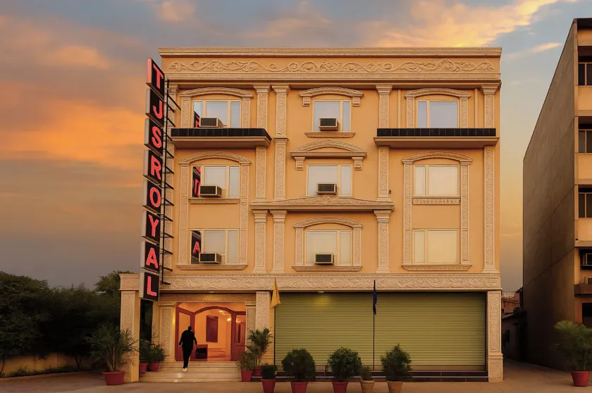 Hotel TJS Royale - Image 1