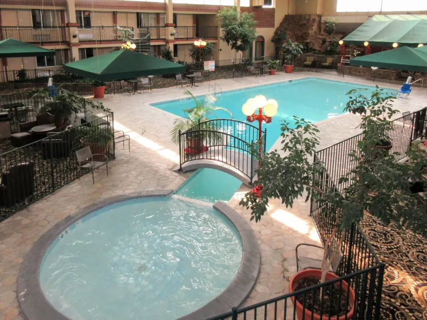 Clarion Inn - Image 1