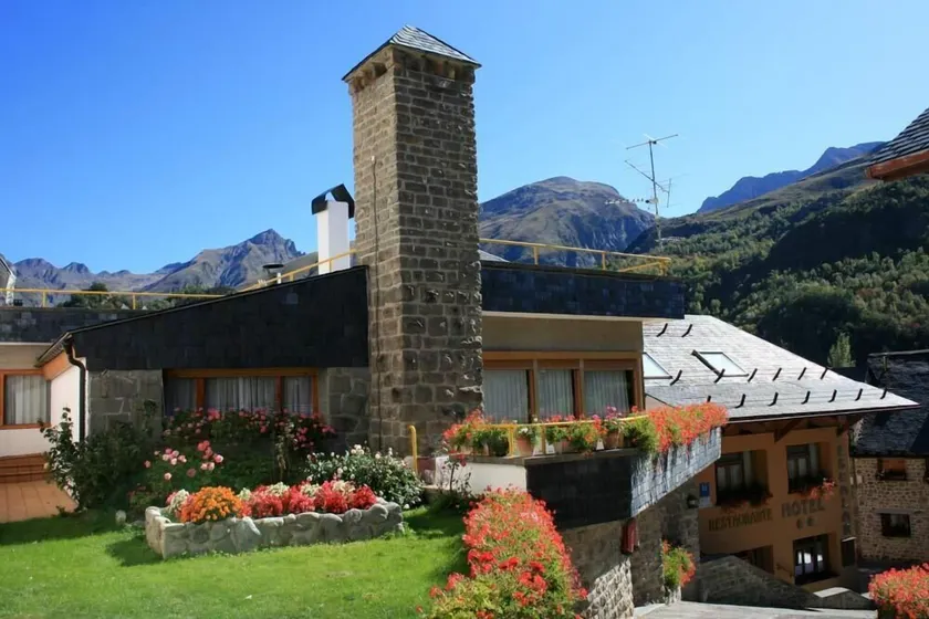 Hotel Escalar - Image 1